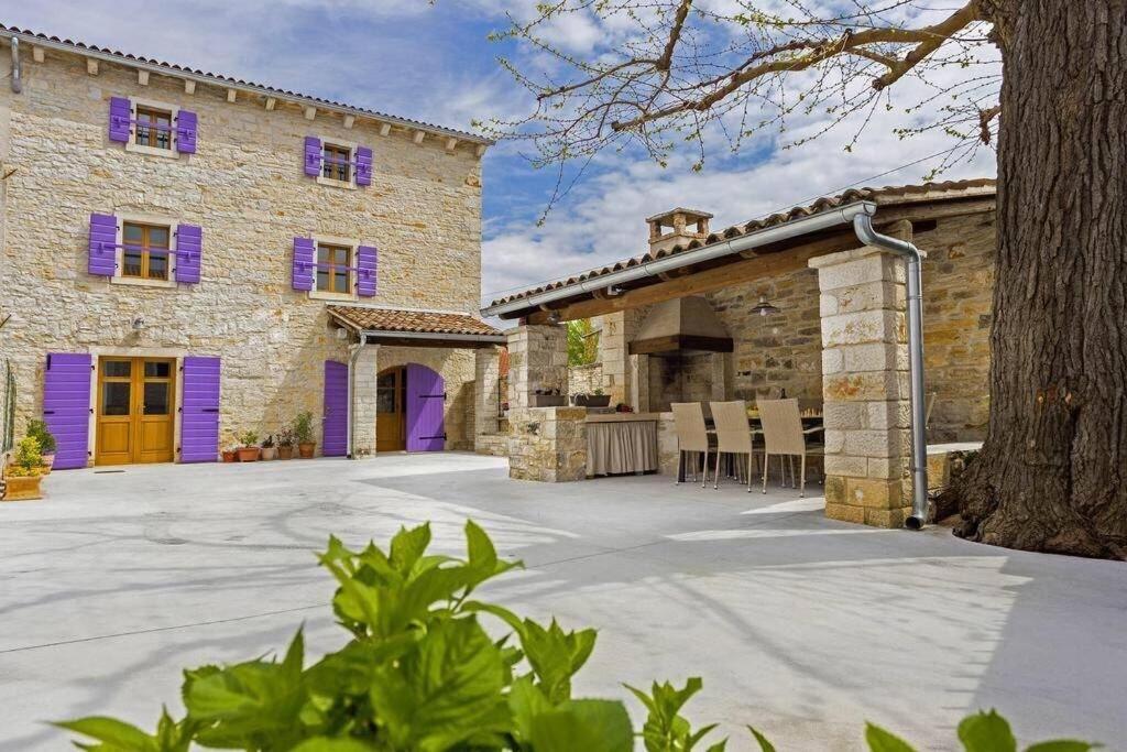 House Kristina **** Burići Exterior foto